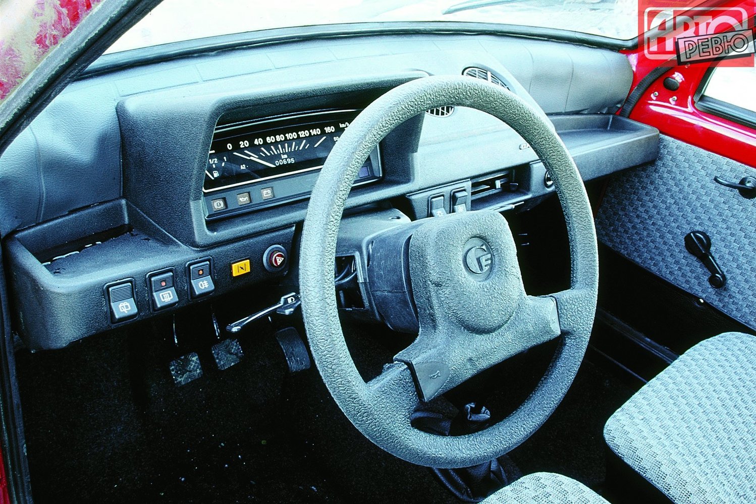 хэтчбек 3 дв. ВАЗ (Lada) 1111 Ока 1989 - 2008г выпуска модификация 0.6 MT (29 л.с.)