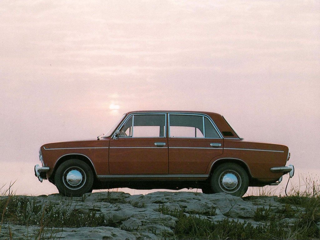 седан ВАЗ (Lada) 2103 1972 - 1983г выпуска модификация 1.2 MT (64 л.с.)