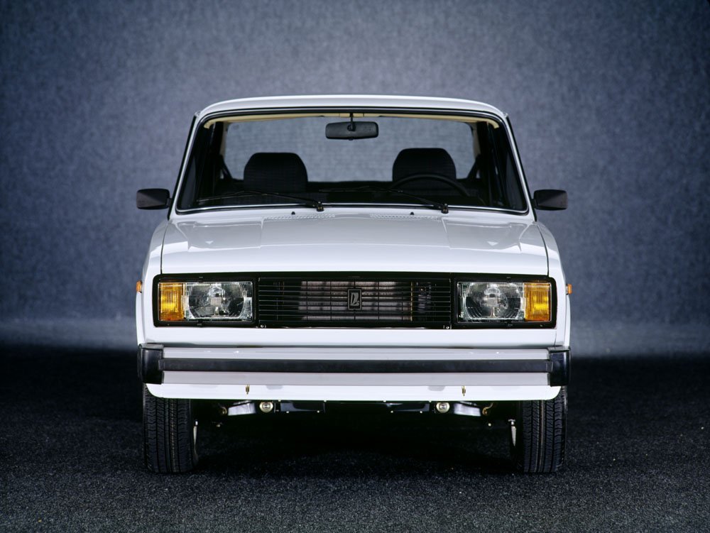 седан ВАЗ (Lada) 2105 1980 - 2010г выпуска модификация 1.2 MT (64 л.с.)