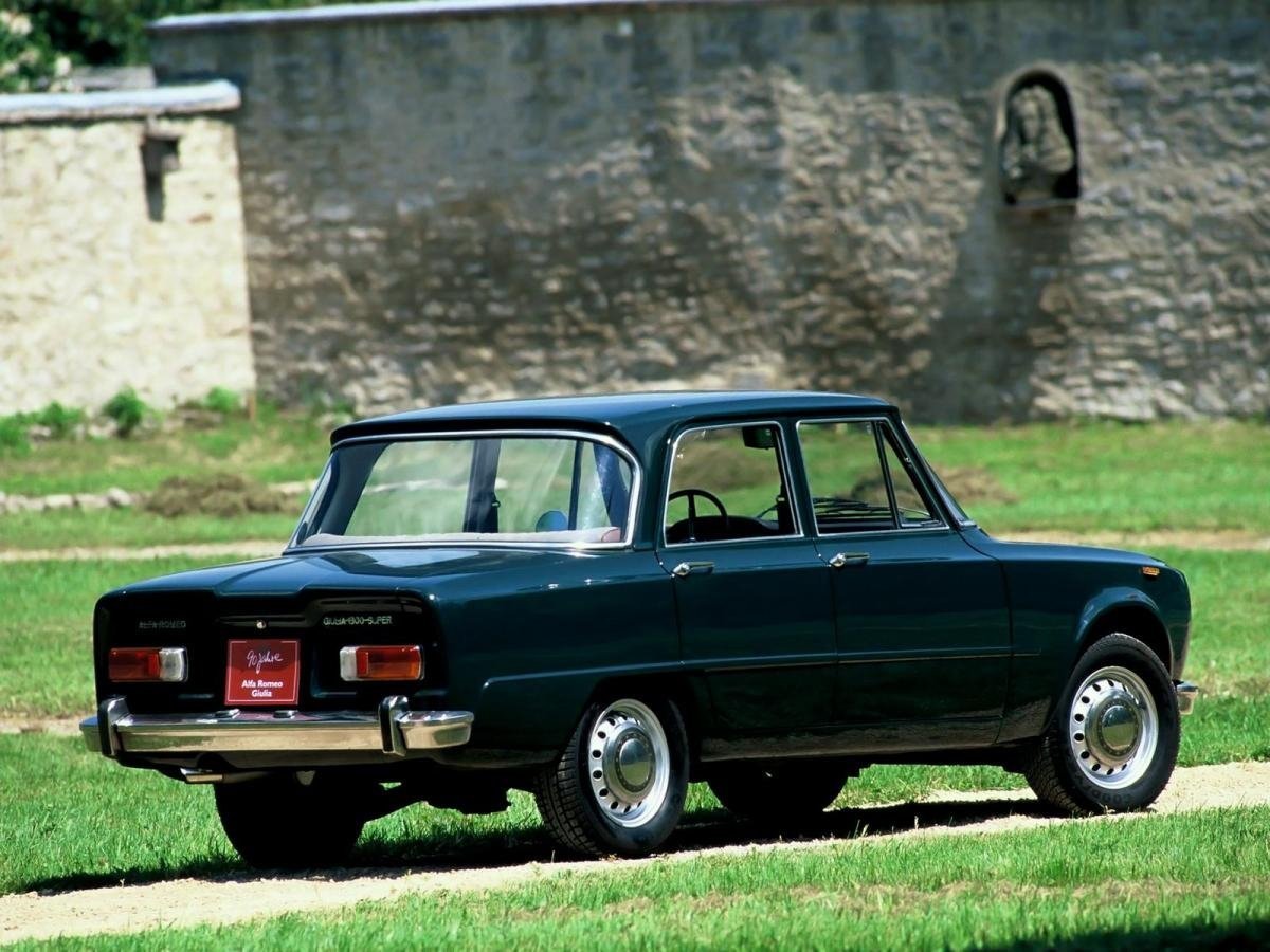седан Alfa Romeo Giulia 1962 - 1977г выпуска модификация 1.3 MT (84 л.с.)