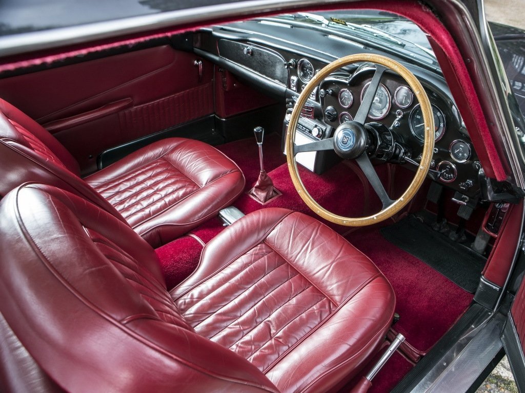 купе Aston Martin DB5 1963 - 1965г выпуска модификация 4.0 MT (282 л.с.)