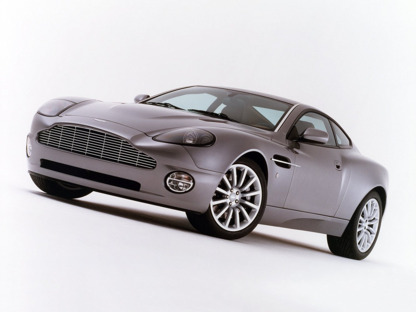 Aston Martin V12 Vanquish 2001 - 2007