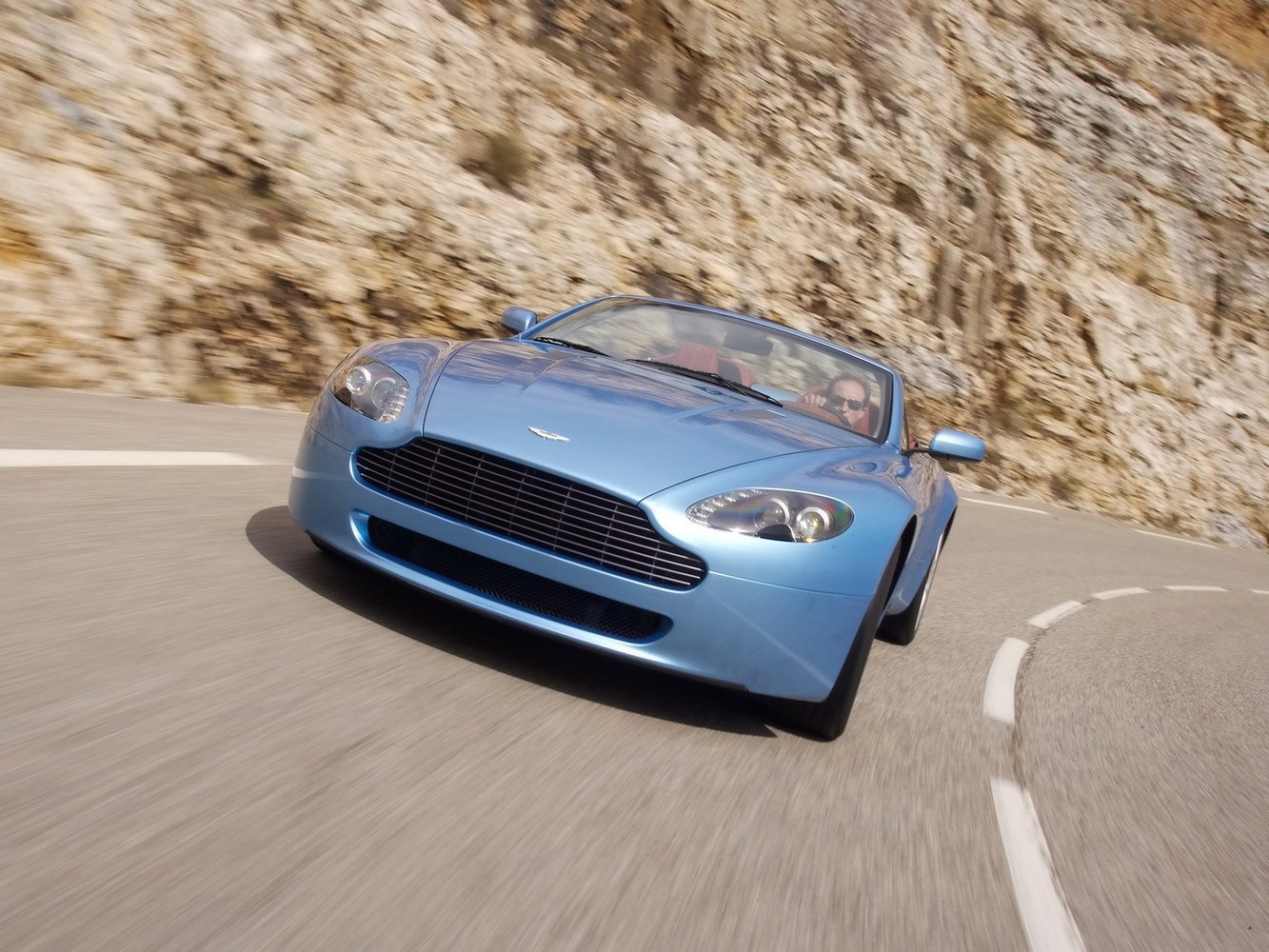 Aston Martin v8 Vantage 2008 кабриолет