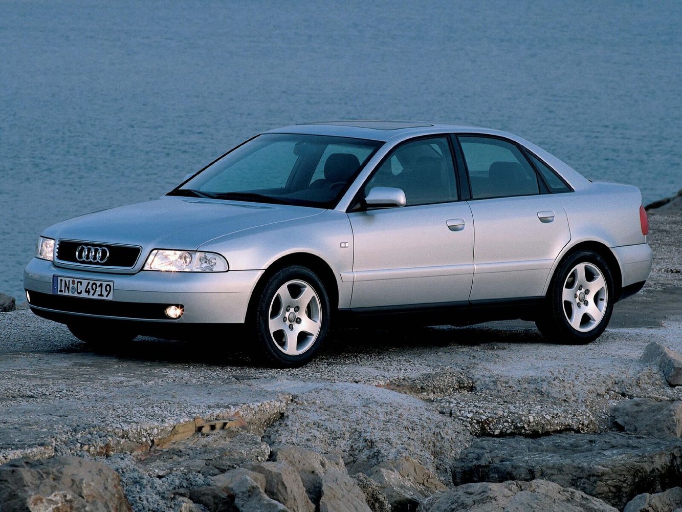 Audi A4 1997 - 2001