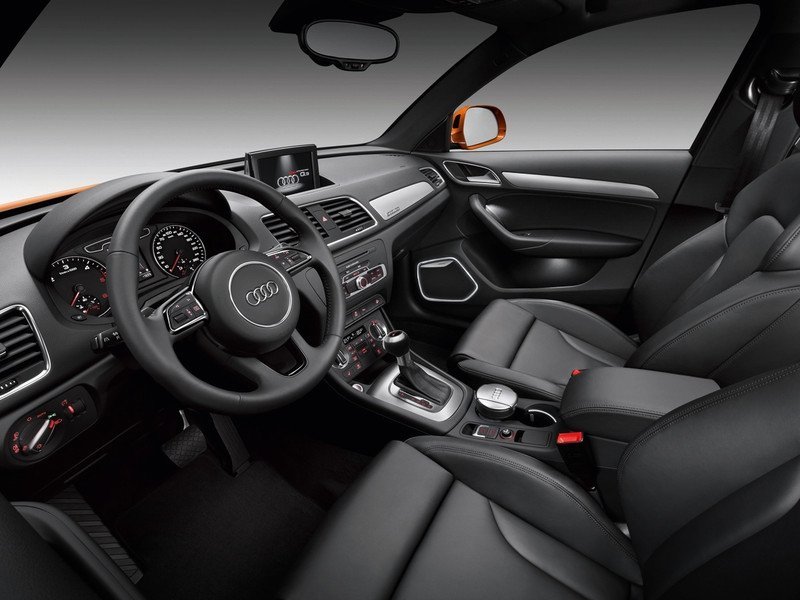 кроссовер Audi Q3 2011 - 2014г выпуска модификация 2.0 MT (177 л.с.) 4×4