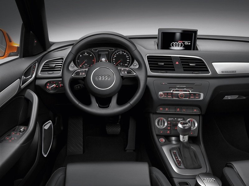 кроссовер Audi Q3 2011 - 2014г выпуска модификация Базовая 1.4 MT (150 л.с.)
