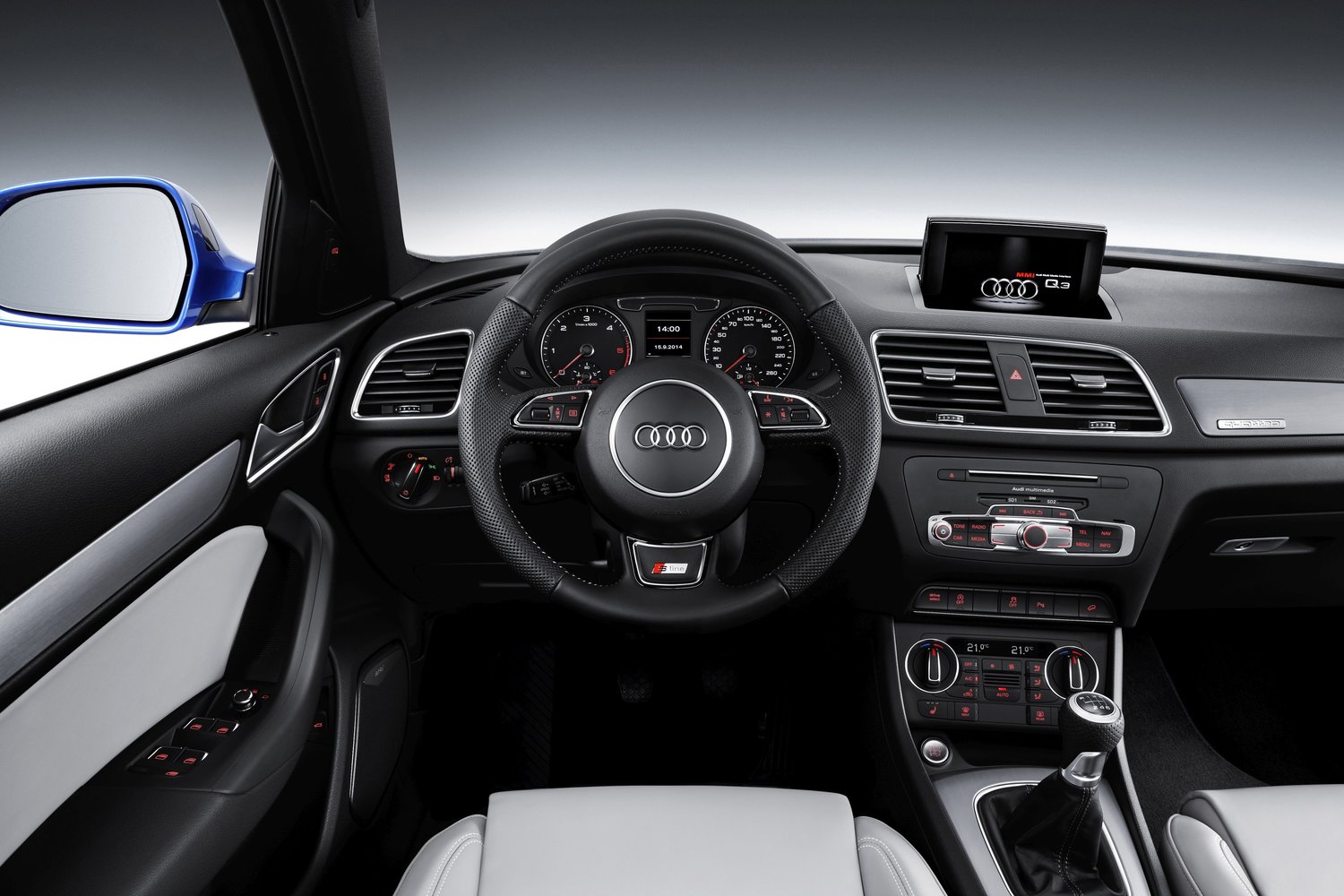 кроссовер Audi Q3 2014 - 2016г выпуска модификация 2.0 MT (150 л.с.)