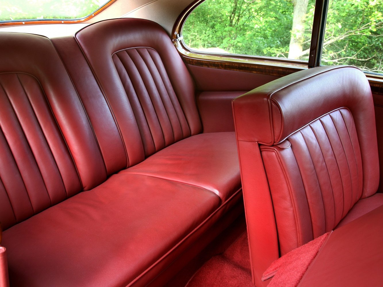 купе Continental Bentley R Type 1952 - 1955г выпуска модификация 4.6 AT (130 л.с.)