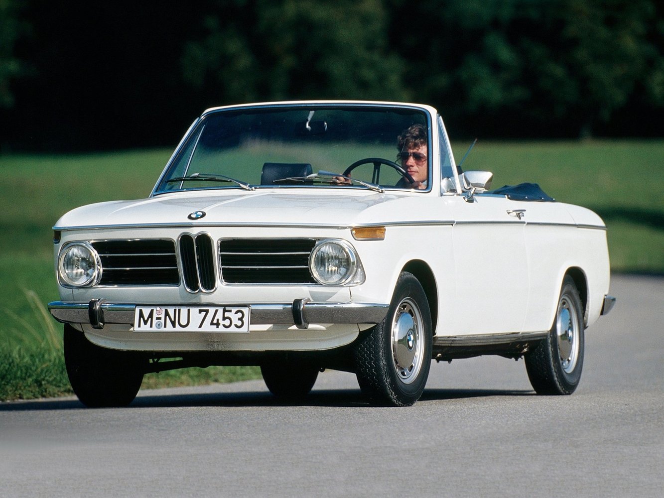 BMW 02 (E10) 1966 - 1977