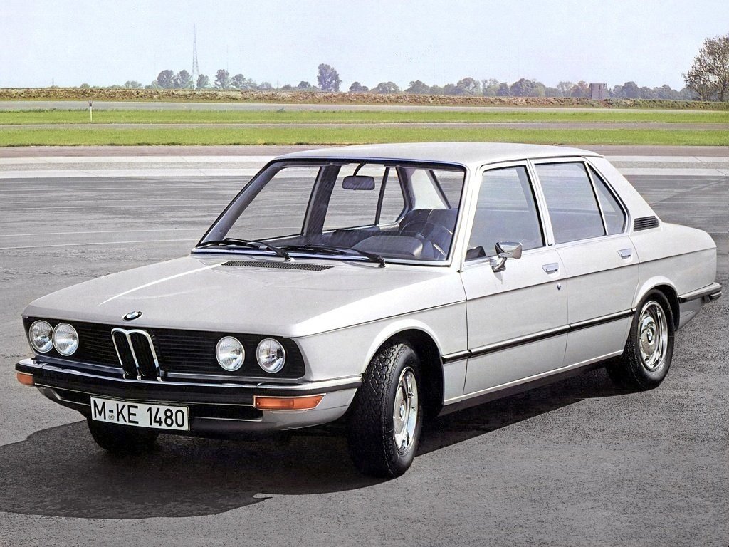седан BMW 5er