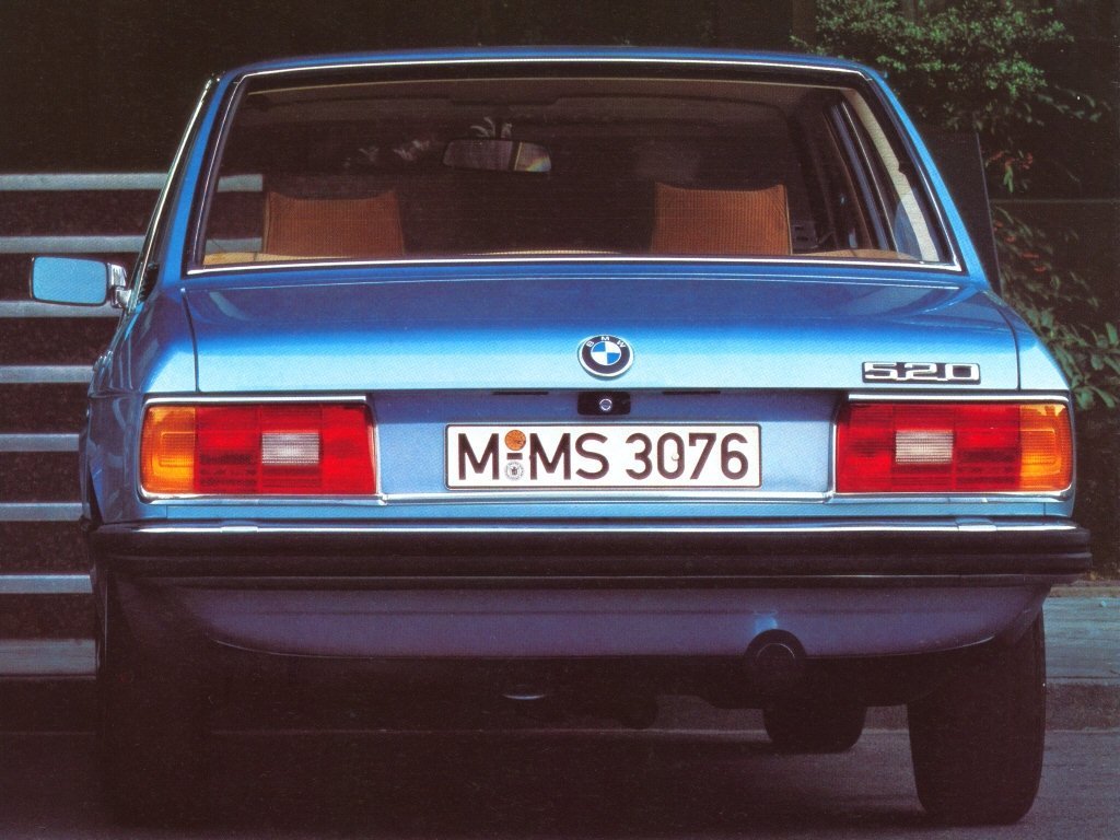 седан BMW 5er 1976 - 1984г выпуска модификация 1.8 MT (102 л.с.)