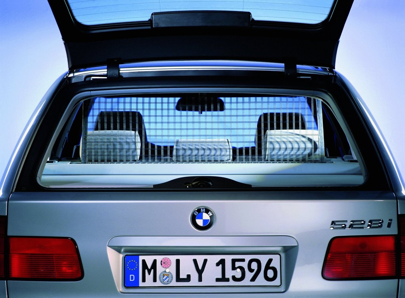 универсал BMW 5er 1995 - 2000г выпуска модификация 2.0 MT (136 л.с.)