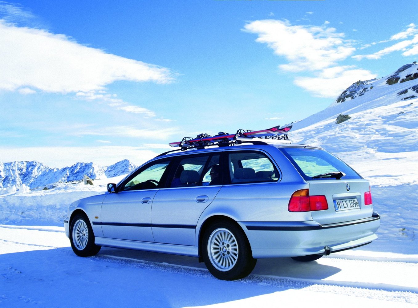 универсал BMW 5er 1995 - 2000г выпуска модификация 2.0 MT (136 л.с.)