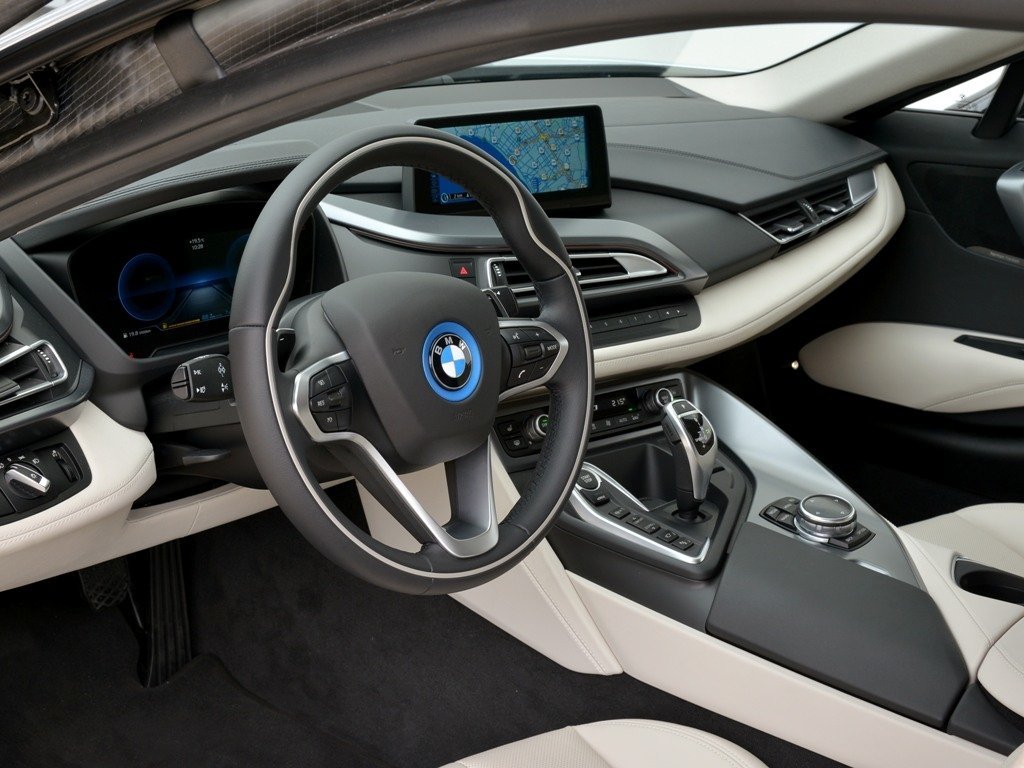 купе BMW i8 2014 - 2016г выпуска модификация Базовая 1.5 AT (231 л.с.) 4×4