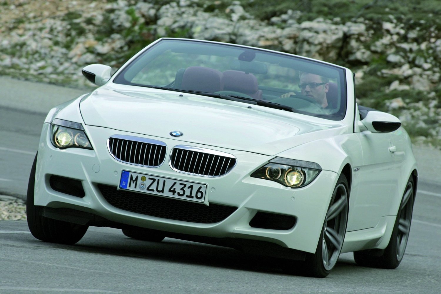 кабриолет BMW M6 2005 - 2010г выпуска модификация 5.0 MT (507 л.с.)