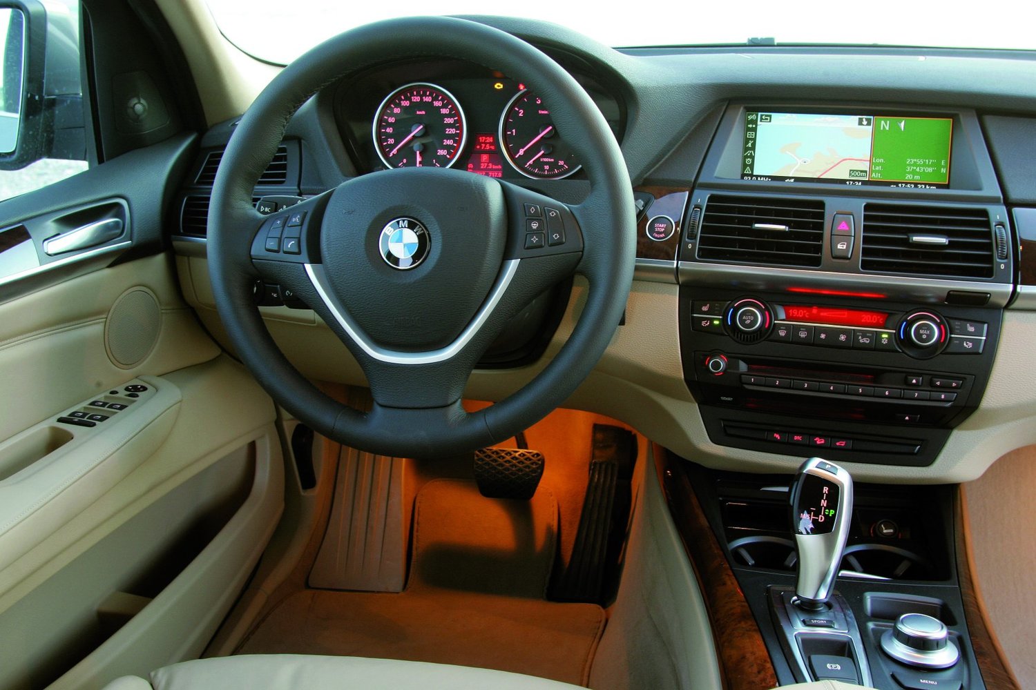 Bmw x5 3.0 дизель. BMW x5 2006. БМВ джип х5 салон. BMW x5 II e70 Interior. BMW x5 e70 салон.