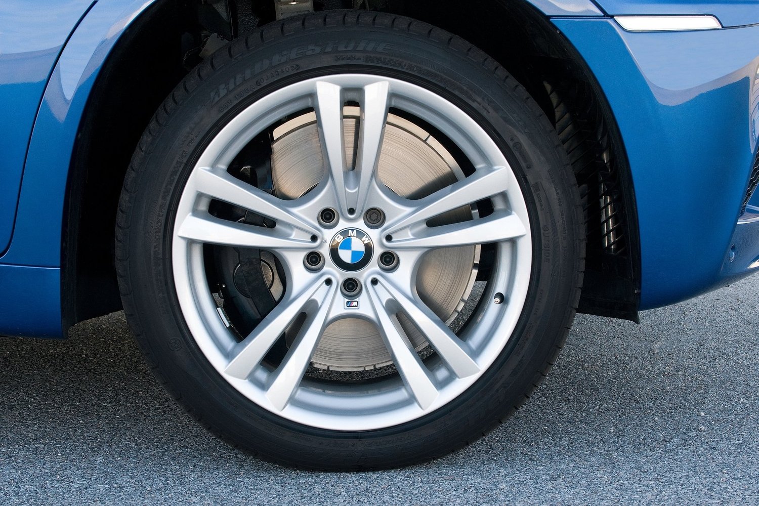 кроссовер BMW X5 M 2009 - 2014г выпуска модификация 4.4 AT (555 л.с.) 4×4