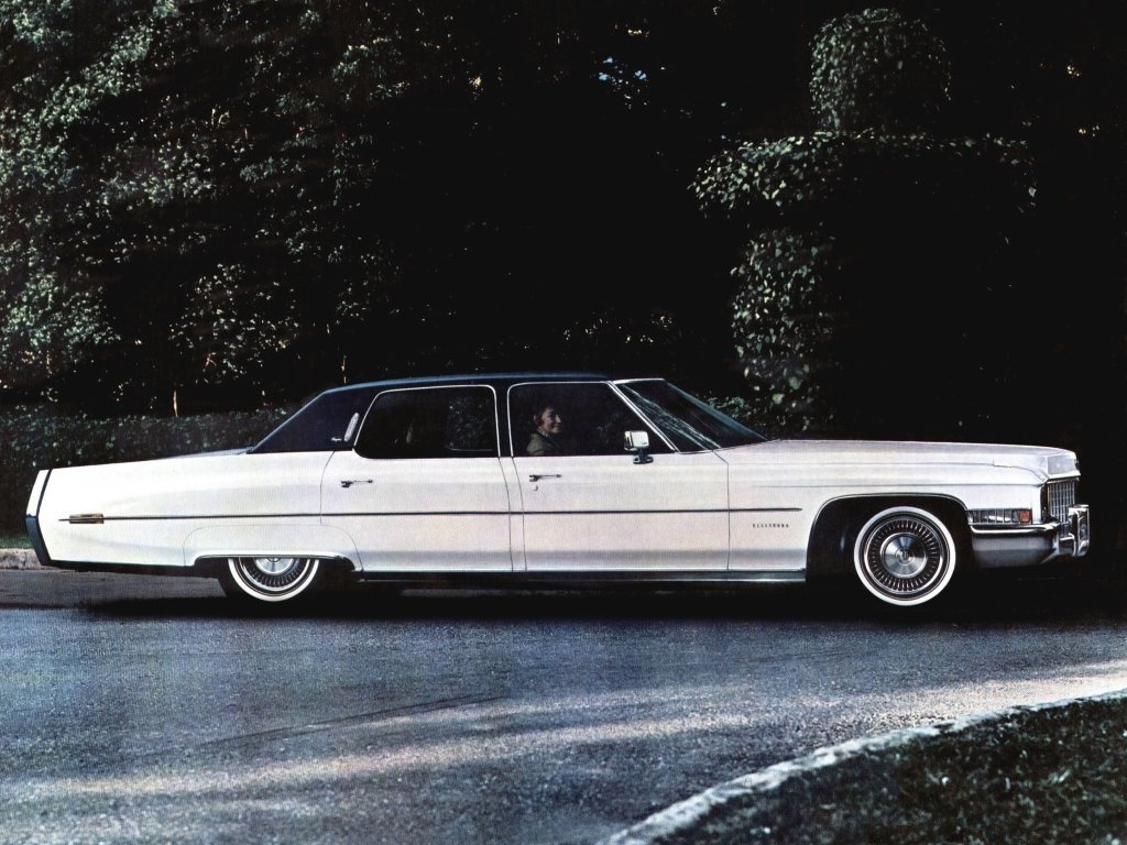 седан Cadillac Sixty Special 1971 - 1976г выпуска модификация 7.7 AT (380 л.с.)