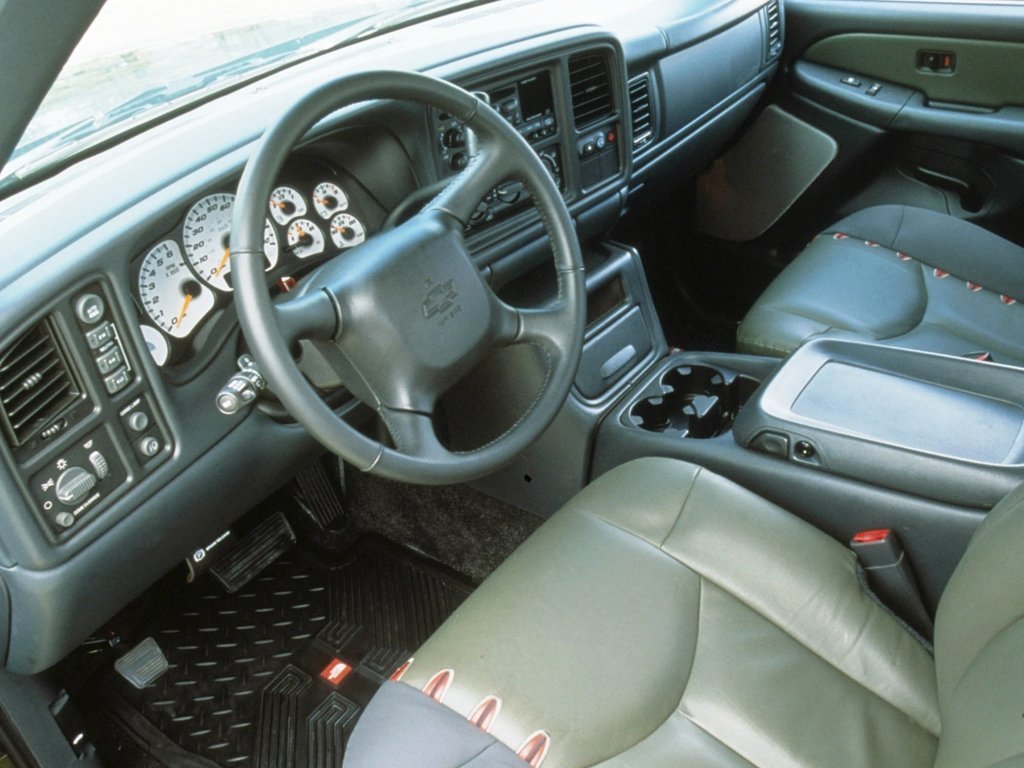 пикап Chevrolet Avalanche 2001 - 2006г выпуска модификация 5.3 AT (295 л.с.)