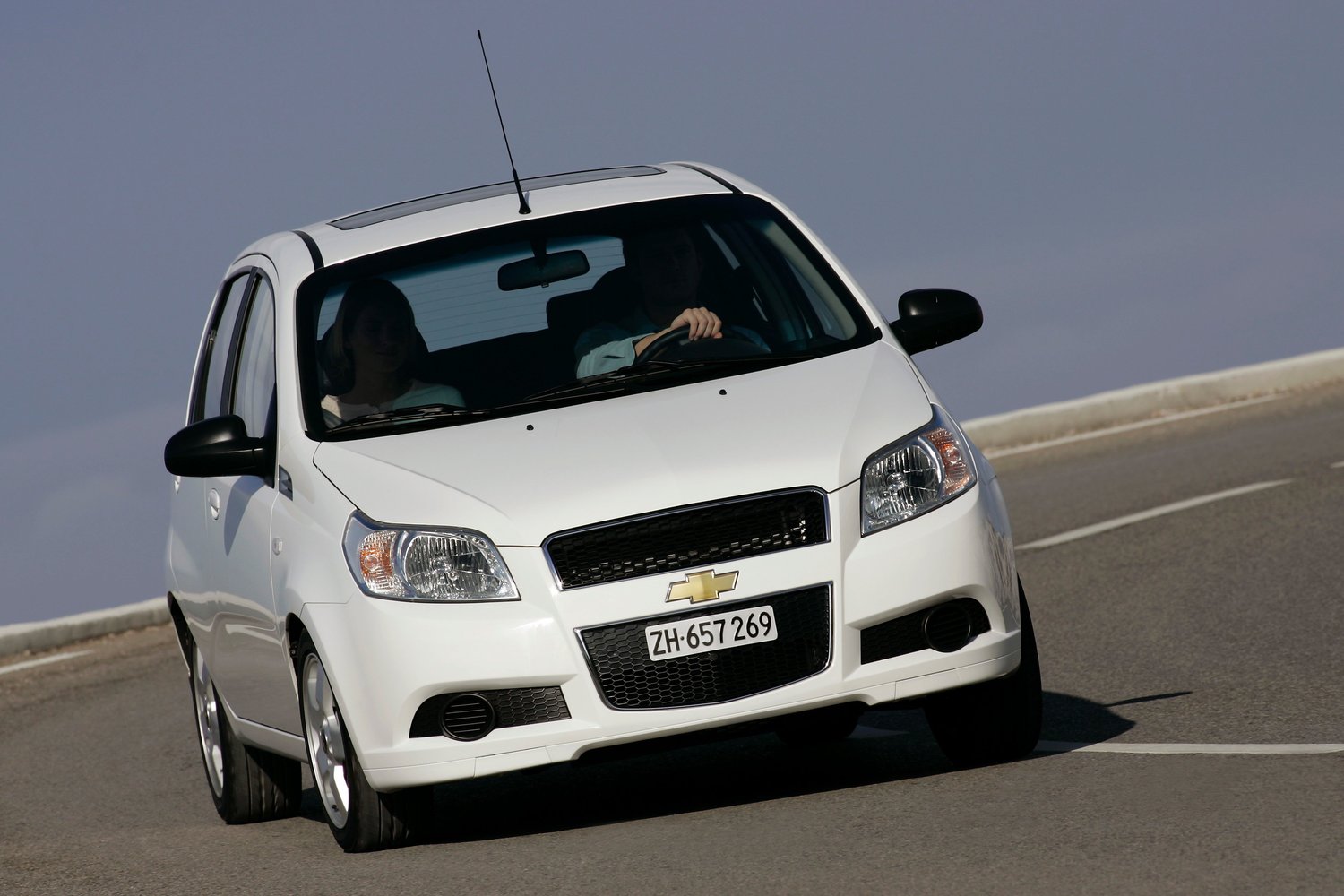 хэтчбек 5 дв. Chevrolet Aveo 2006 - 2012г выпуска модификация Base 1.2 MT (84 л.с.)