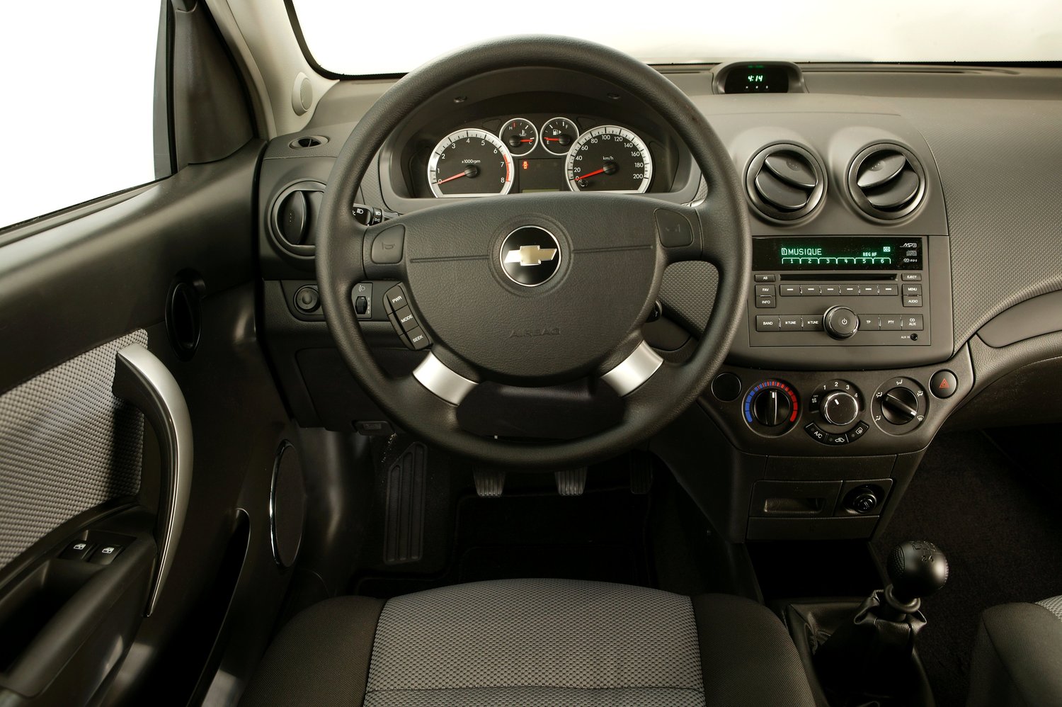 хэтчбек 5 дв. Chevrolet Aveo 2006 - 2012г выпуска модификация Base 1.2 MT (84 л.с.)