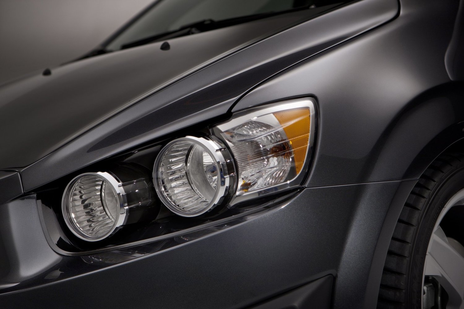 седан Chevrolet Aveo 2012 - 2016г выпуска модификация 1.2 MT (86 л.с.)