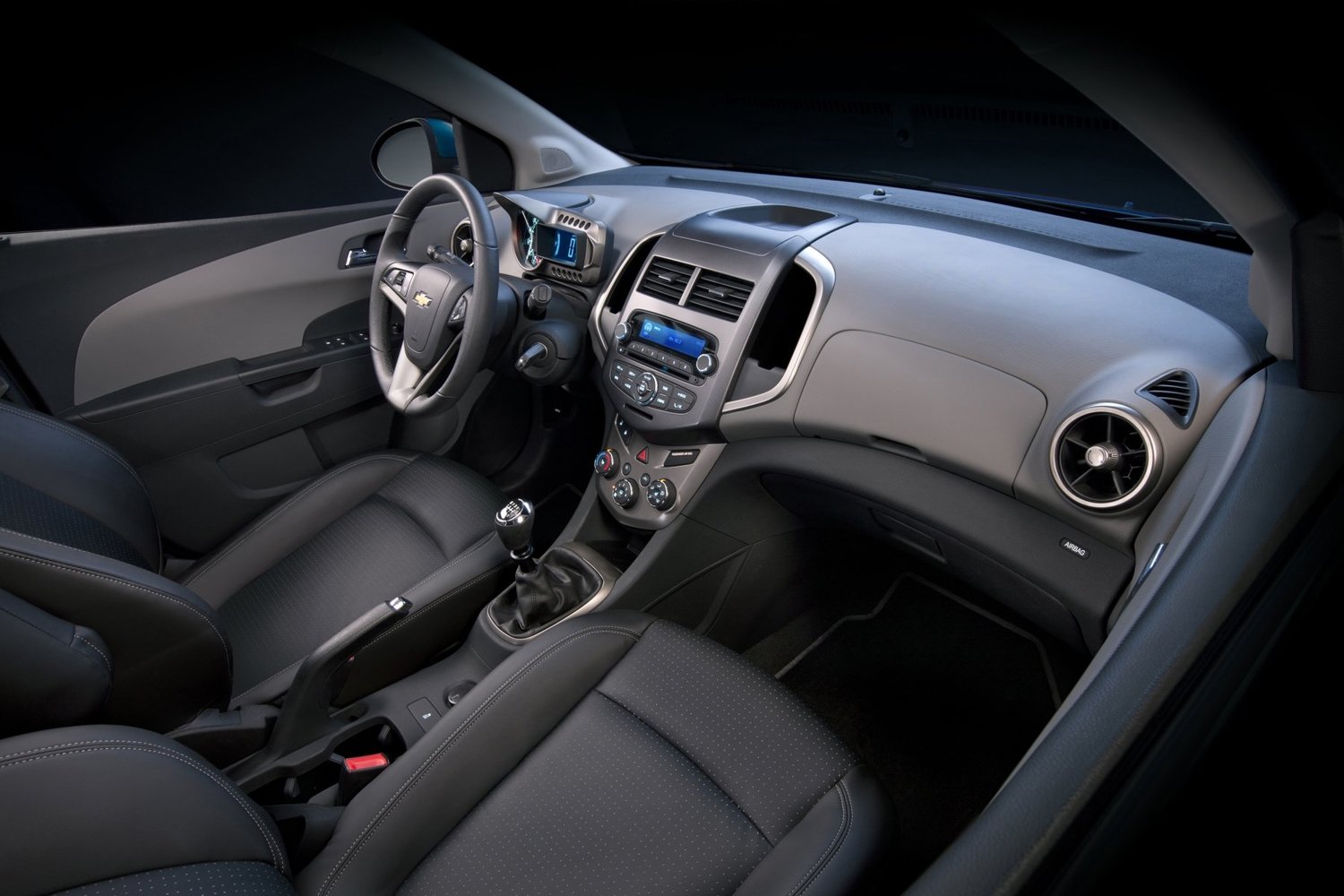 седан Chevrolet Aveo 2012 - 2016г выпуска модификация 1.2 MT (86 л.с.)