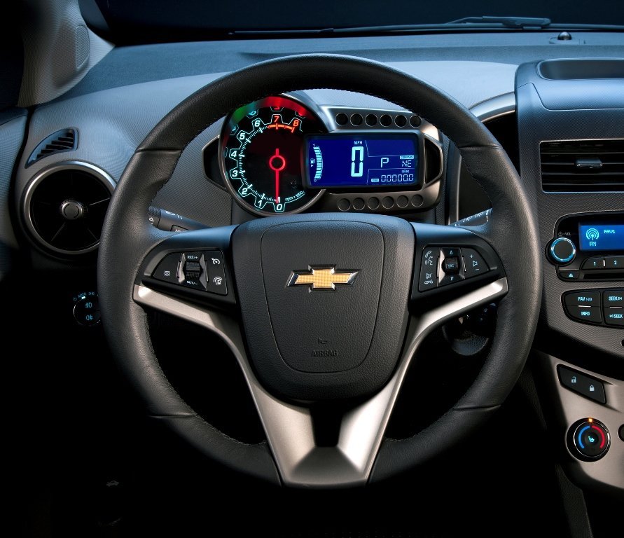 хэтчбек 5 дв. Chevrolet Aveo 2012 - 2016г выпуска модификация 1.2 MT (70 л.с.)