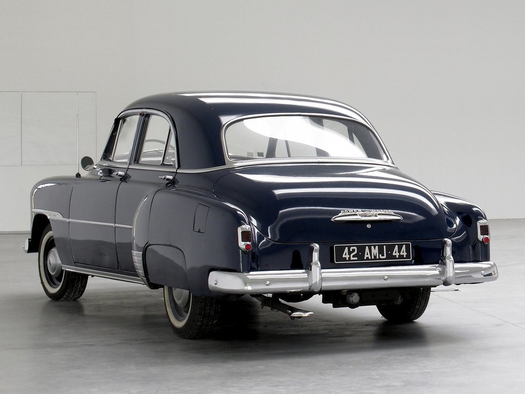 седан Chevrolet Deluxe 1949 - 1952г выпуска модификация 3.9 AT (105 л.с.)
