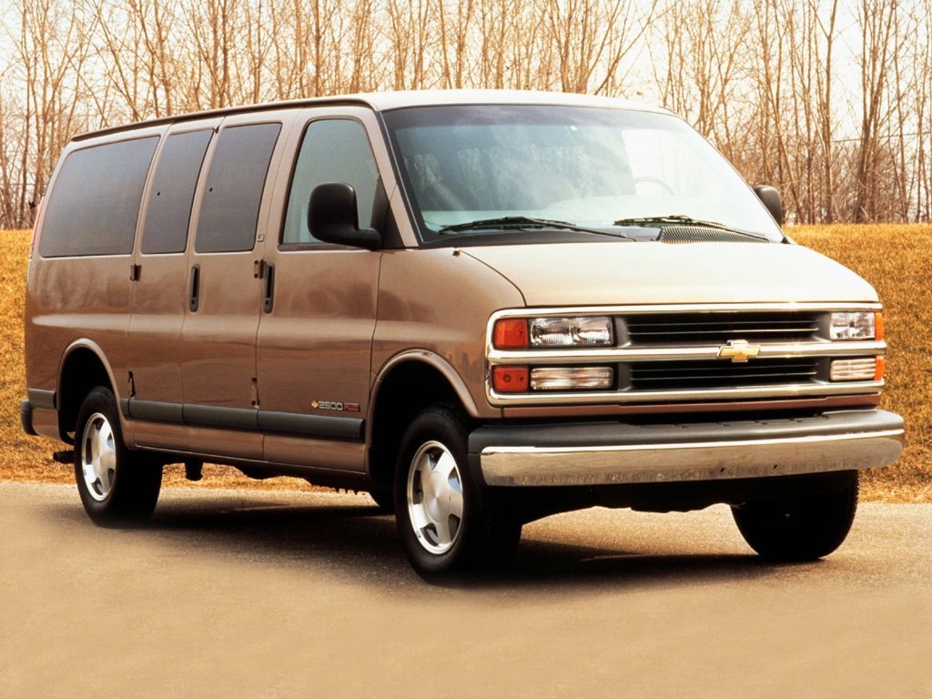 минивэн Chevrolet Express 1996 - 2002г выпуска модификация 4.3 AT (180 л.с.)