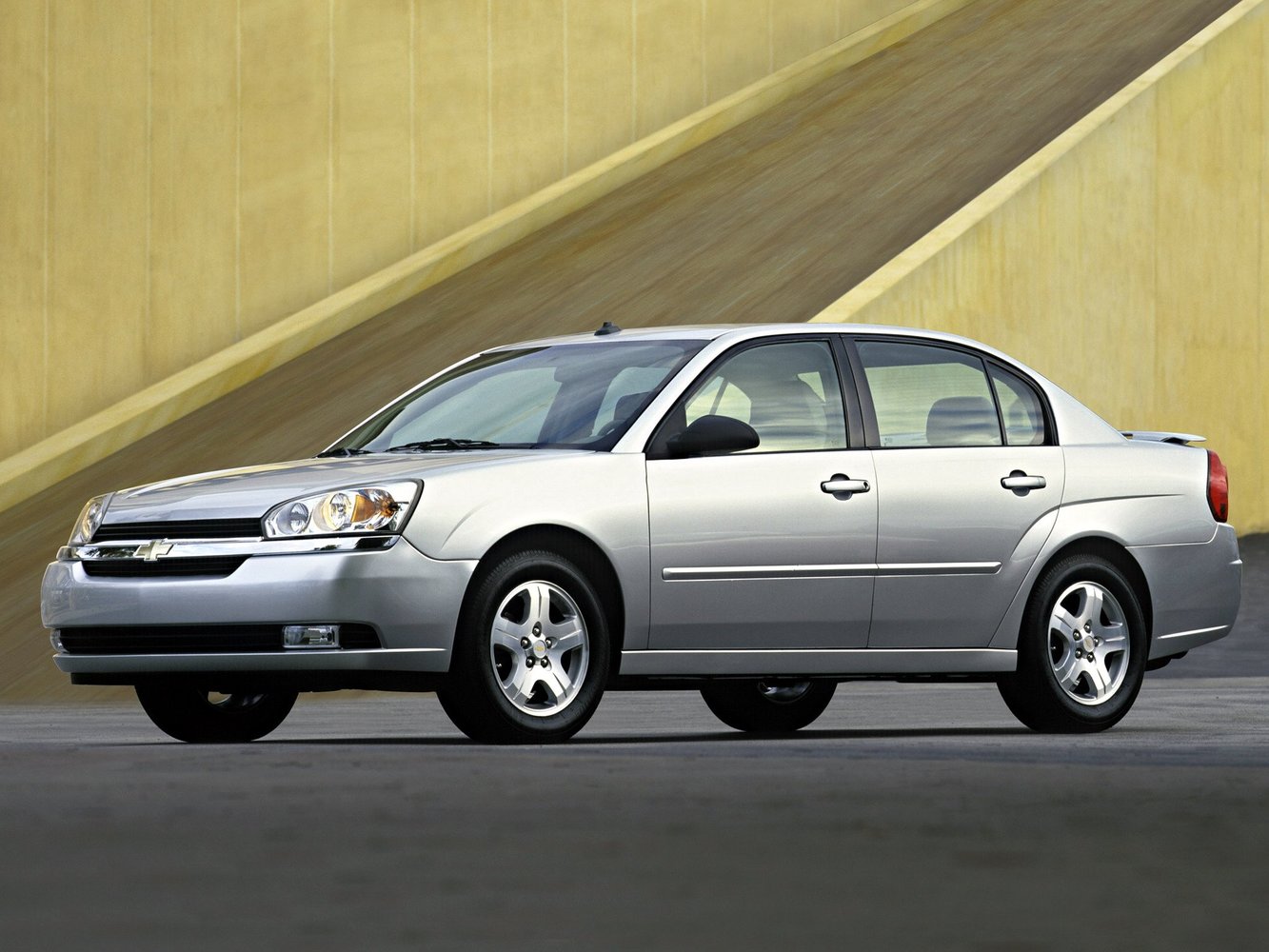 Chevrolet Malibu 2004 - 2006