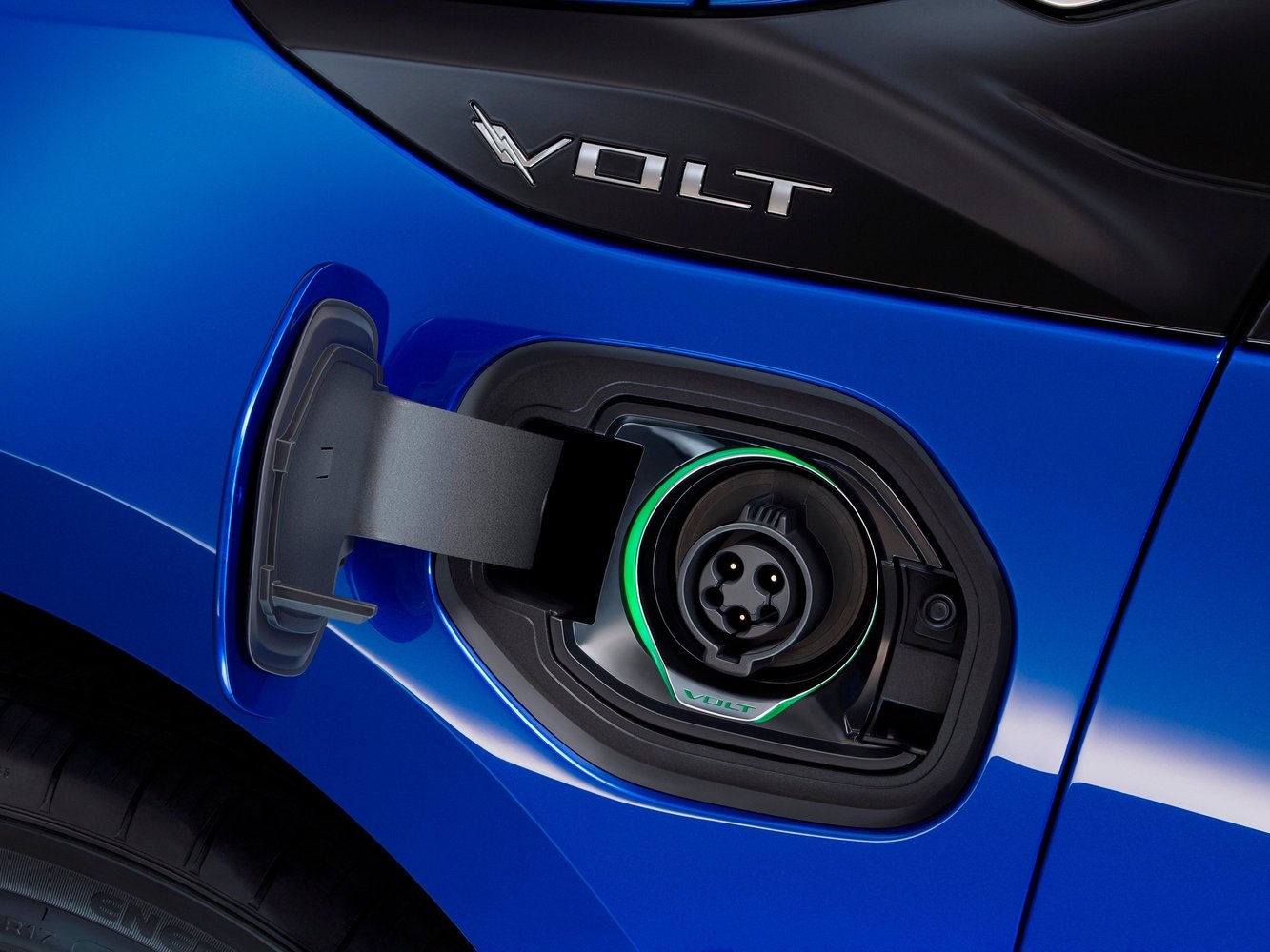 хэтчбек 5 дв. Chevrolet Volt 2015 - 2016г выпуска модификация 1.5 CVT (101 л.с.)