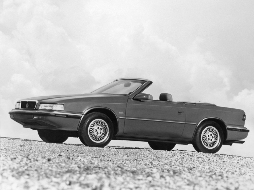 кабриолет Chrysler TC by Maserati 1989 - 1991г выпуска модификация 2.2 AT (160 л.с.)