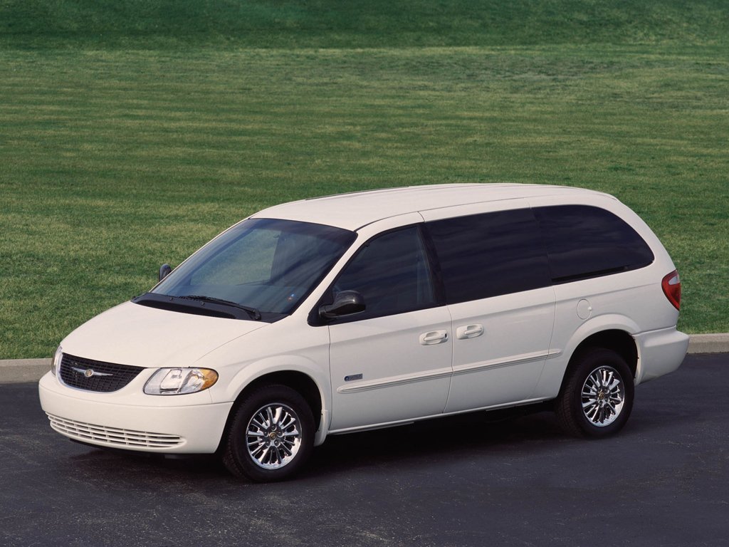 минивэн Chrysler Town & Country 2000 - 2004г выпуска модификация 3.3 AT (182 л.с.)