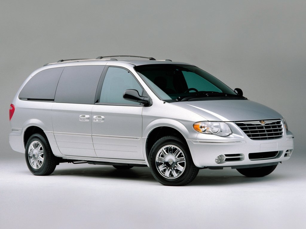 минивэн Chrysler Town & Country 2004 - 2007г выпуска модификация 3.3 AT (182 л.с.)