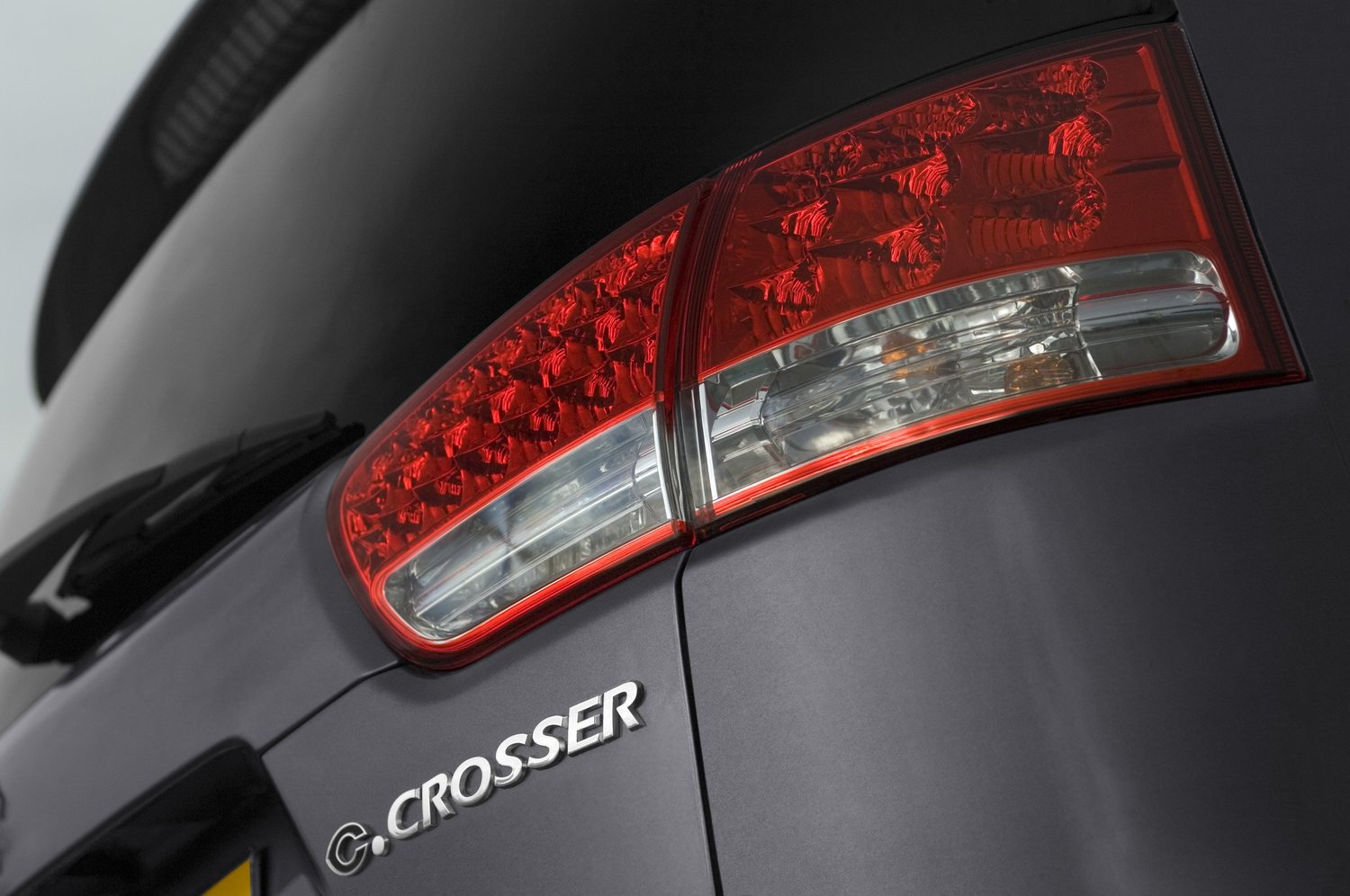 кроссовер Citroen C-Crosser 2007 - 2013г выпуска модификация 2.0 MT (147 л.с.) 4×4
