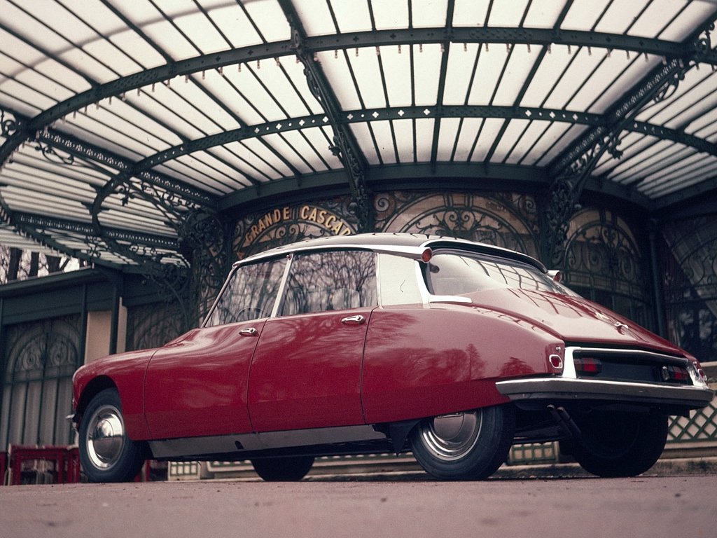 седан Citroen DS 1955 - 1963г выпуска модификация 1.9 MT (75 л.с.)