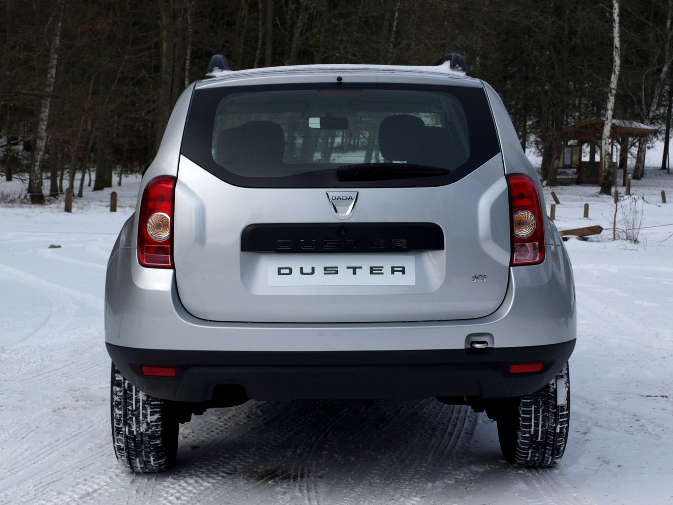 кроссовер Dacia Duster 2010 - 2013г выпуска модификация 1.5 MT (107 л.с.)