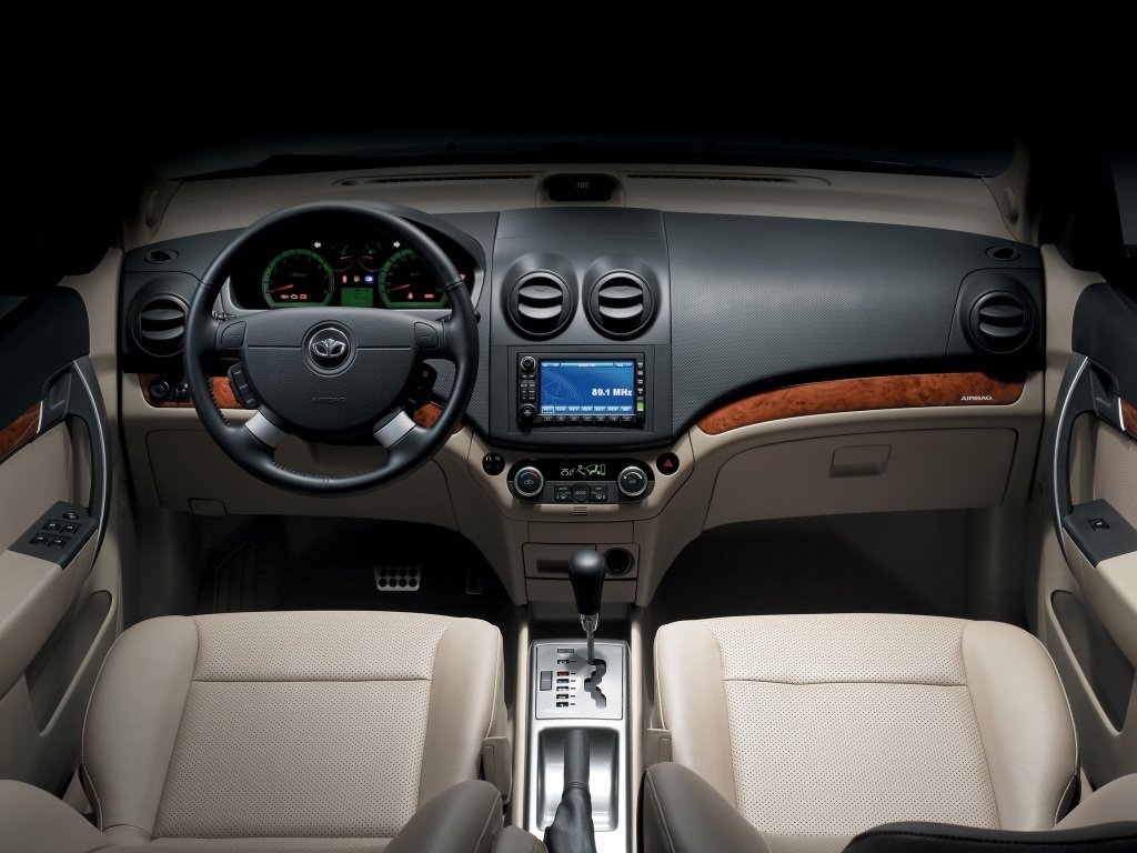 седан Daewoo Gentra 2005 - 2011г выпуска модификация 1.2 AT (72 л.с.)