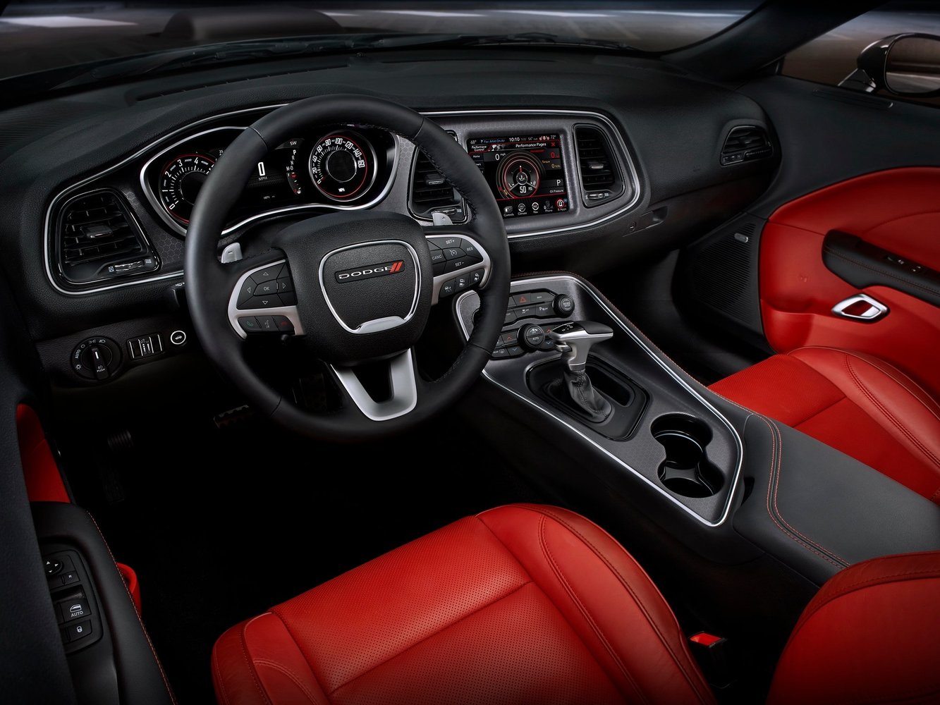 купе Dodge Challenger 2015 - 2016г выпуска модификация 3.6 AT (309 л.с.)