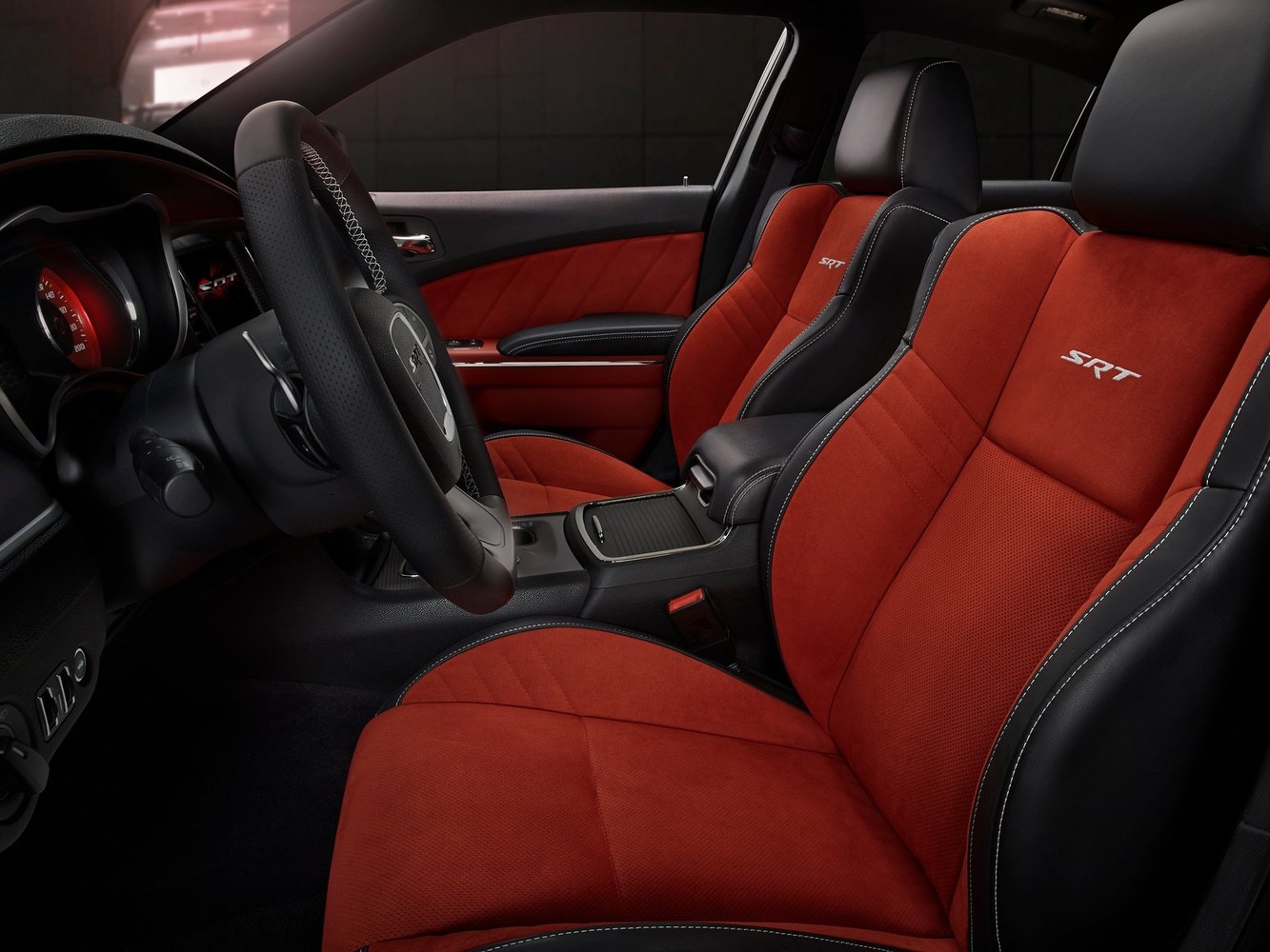 седан SRT Dodge Charger 2014 - 2016г выпуска модификация 6.2 AT (717 л.с.)