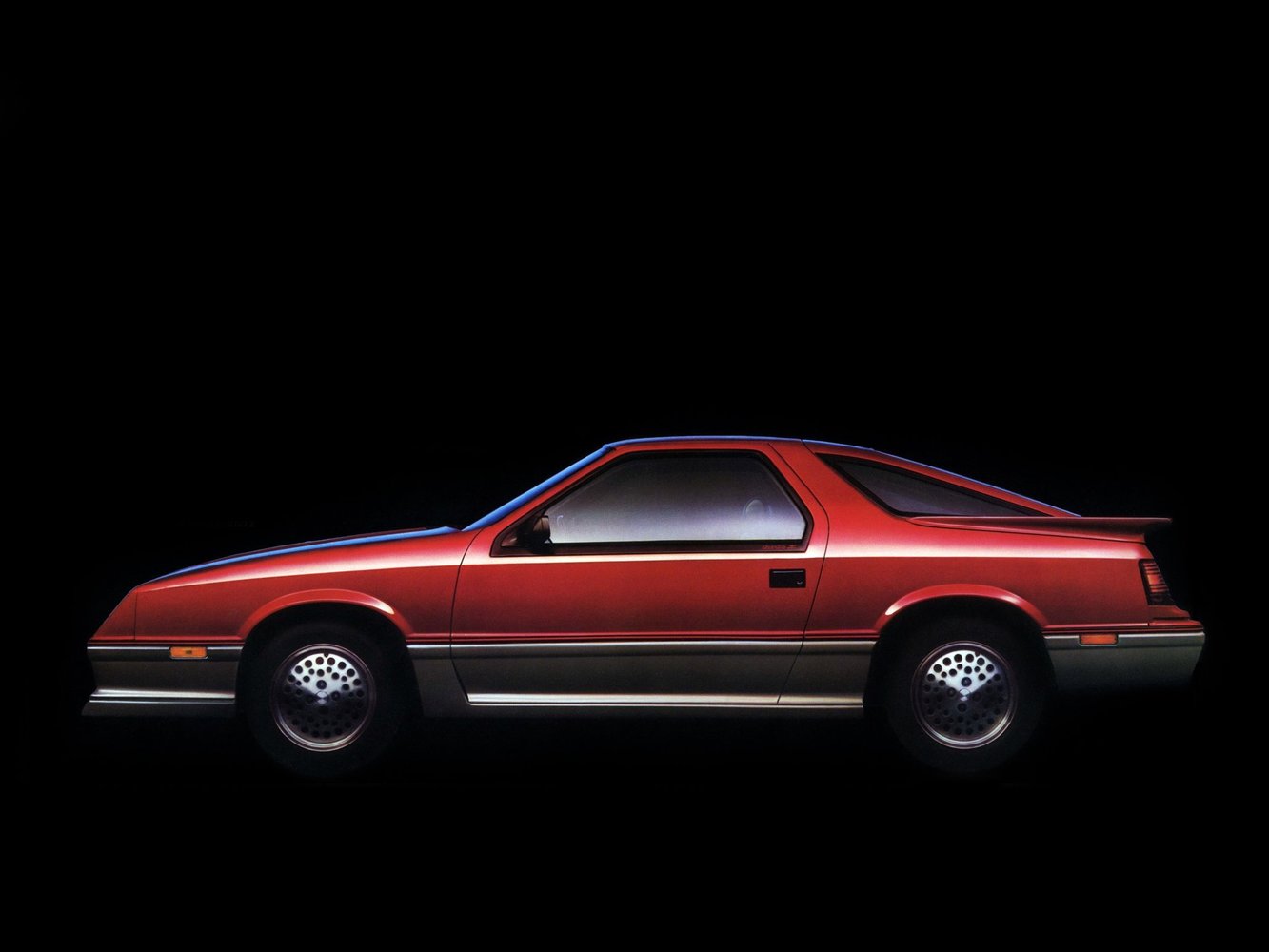 хэтчбек 3 дв. Dodge Daytona 1984 - 1993г выпуска модификация 2.2 AT (146 л.с.)