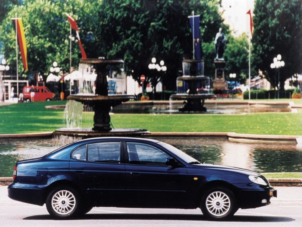седан Doninvest Kondor 1998 - 2002г выпуска модификация 2.0 AT (133 л.с.)