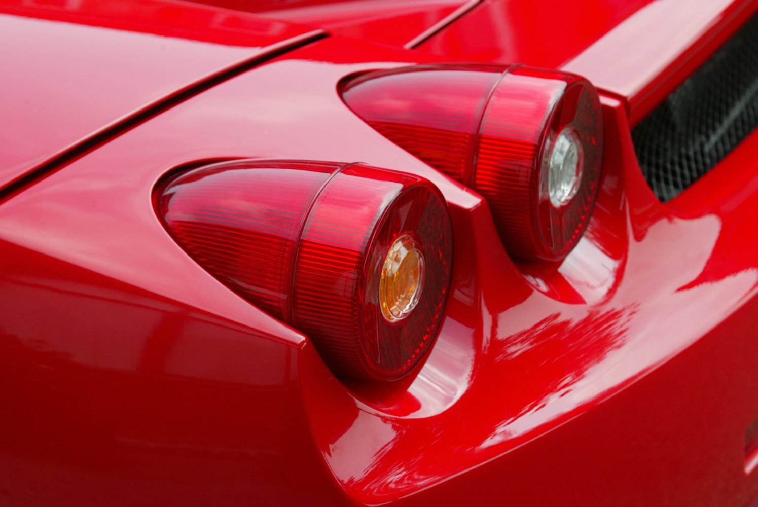 купе Ferrari Enzo 2002 - 2004г выпуска модификация 6.0 MT (660 л.с.)