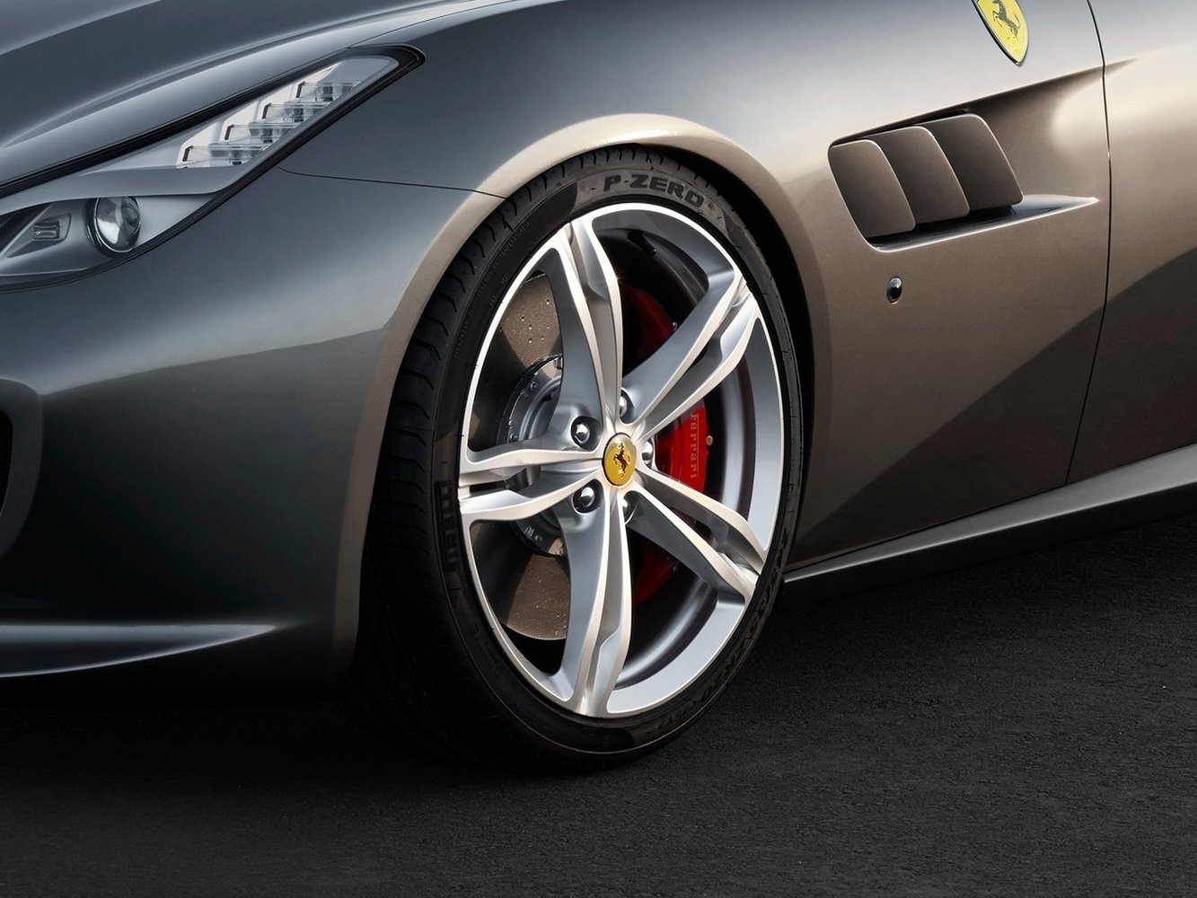 хэтчбек 3 дв. Ferrari GTC4Lusso 2016г выпуска модификация 6.3 AMT (690 л.с.) 4×4