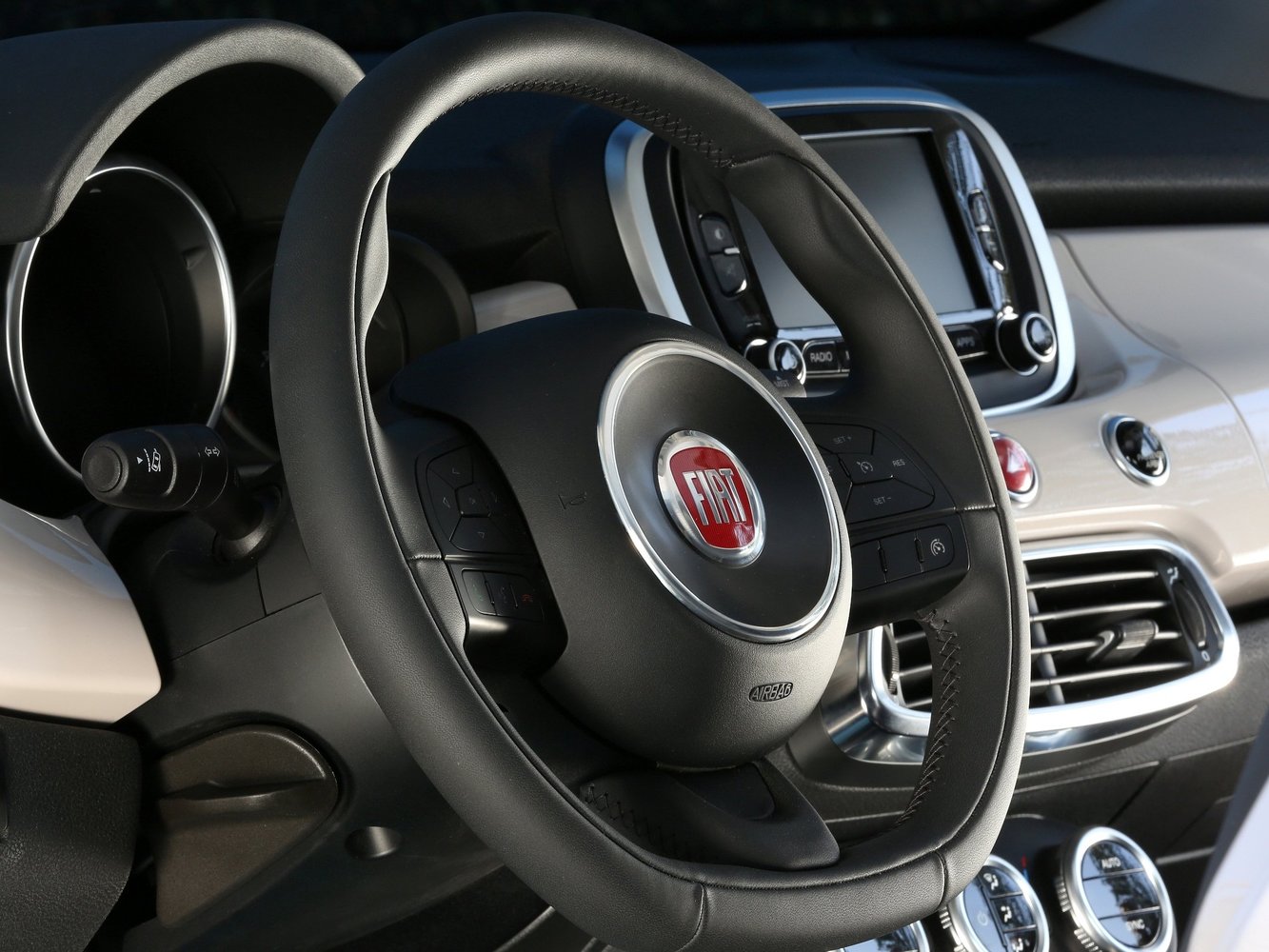 кроссовер Fiat 500X 2014 - 2016г выпуска модификация 2.0 AT (140 л.с.) 4×4