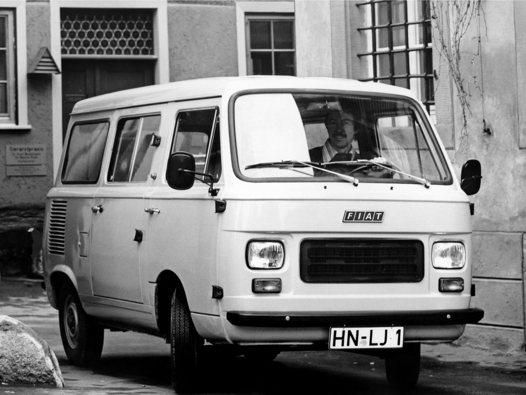 минивэн Fiat 900T 1976 - 1985г выпуска модификация 0.9 MT (35 л.с.)
