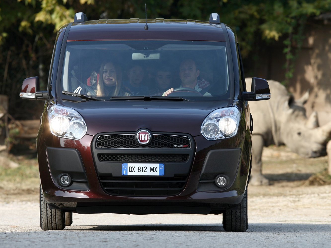 минивэн Fiat Doblo 2009 - 2014г выпуска модификация 1.2 AT (90 л.с.)