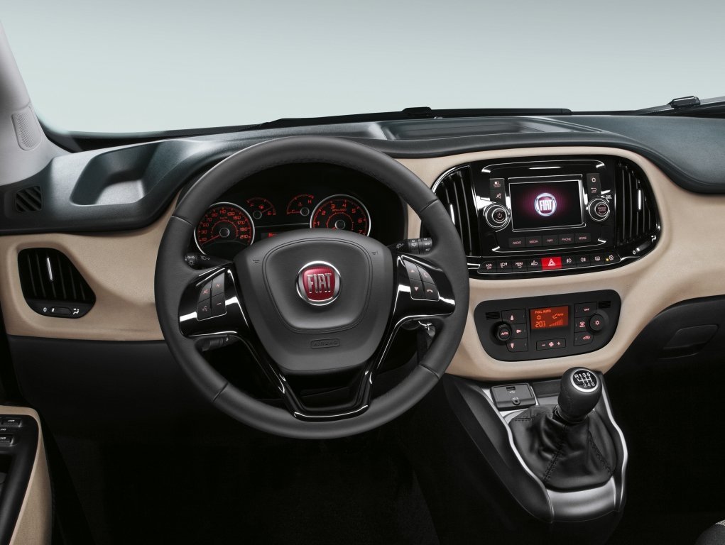минивэн Fiat Doblo 2015 - 2016г выпуска модификация 1.4 MT (120 л.с.)