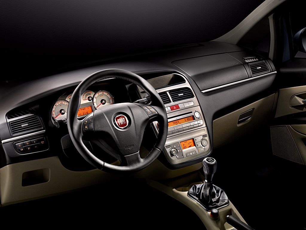 седан Fiat Linea 2006 - 2012г выпуска модификация 1.2 MT (90 л.с.)
